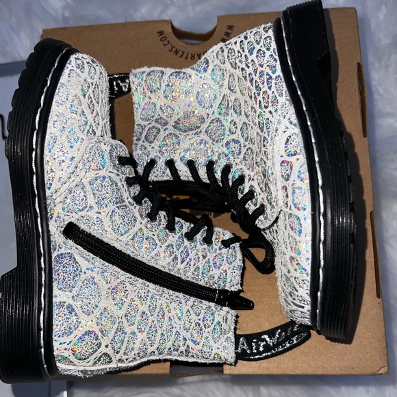 Dr.Martens Boots Size 8C - Picture 2 of 5